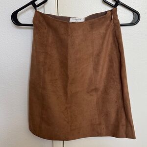 Aritzia Babaton Modern Vegan Suede Mini Skirt, Dark Camel, 00